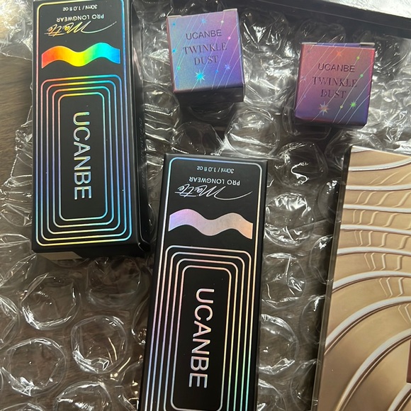 - Magical makeup mystery box New - Picture 6 of 7